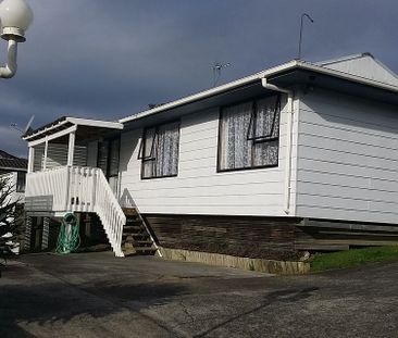 Secure 2 Bedroom House With Electric Gates - Photo 2