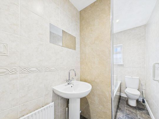 3 bedroom terraced house to rent - Photo 1