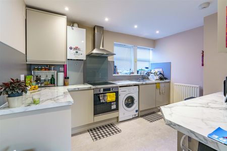 2 bed flat to rent in Church Road, Newcastle Upon Tyne, NE3 - Photo 3