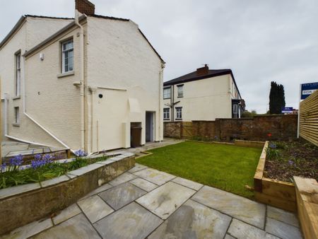 4 Bedroom Detached House - Photo 4