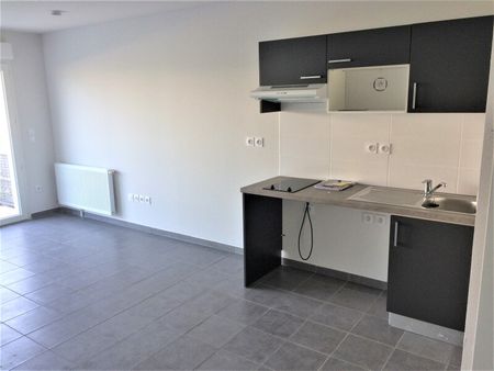 Location Appartement 2 pièces 40m² ROYAN 17200 - Photo 2