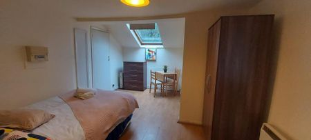 Studio to rent - Photo 4