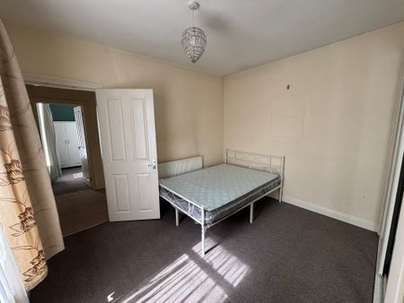 OliveStreet, DERBY - Photo 3