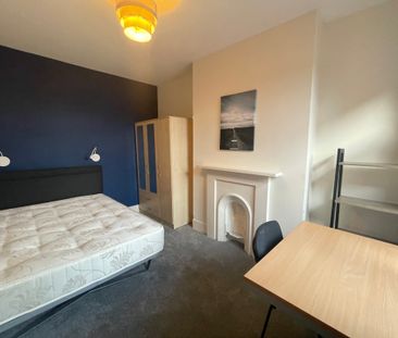 6 Bed Student Accommodation - Photo 5