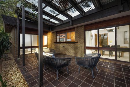 Charming Home in a Sought-After Malvern East Location - Photo 3
