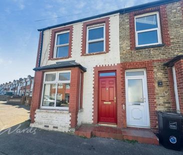 2 bedroom semi-detached house to rent - Photo 2