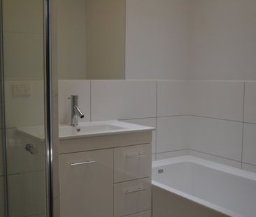 2/11 Parker Street, Pascoe Vale VIC 3044 - Photo 5