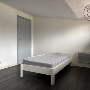 Location Appartement 1 pièce 27m² AUCH 32000 - Photo 2