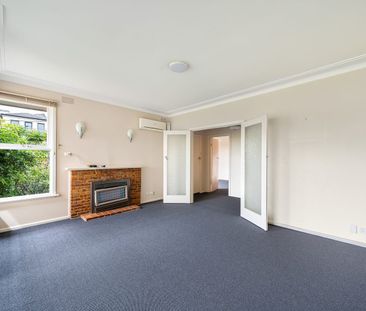 Corner credentials in a picture-perfect location - Photo 1