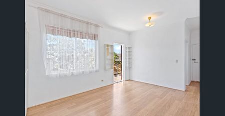 Peaceful Coastal Retreat Moments from Bronte Beach - Photo 4