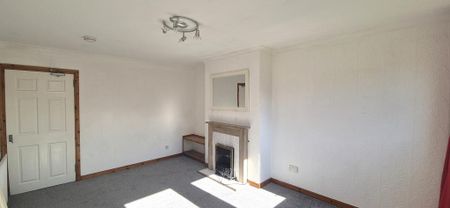 3 bedroom flat to rent - Photo 2