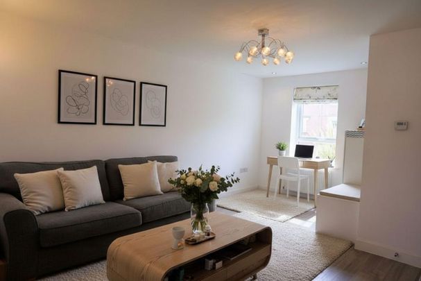 3 bedroom semi-detached house to rent - Photo 1