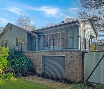 Sunlit Home on Large Private Block - Photo 3