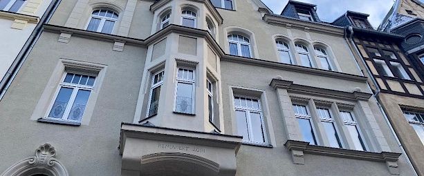 Stylischer Altbau - 4 Zimmer Wohnung mit Balkon und vielen kleinen Details - Photo 1