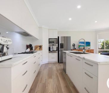 WELL PRESENTED FAMILY HOME! - Photo 5