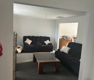 Narre Warren - Photo 2