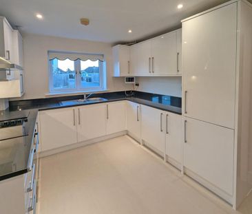 3 bedroom semi-detached house to rent - Photo 6