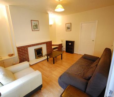 2 bedroom terraced house to rent - Photo 3