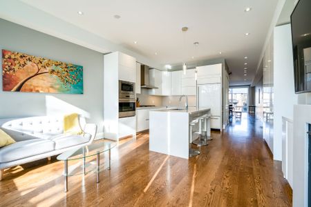 For Lease - 209B Glengarry Avenue, Toronto, Ontario - Photo 3