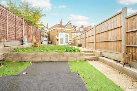 Tolworth Rise South, Tolworth, KT5 - Photo 4