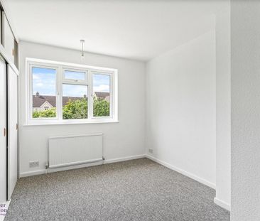 4 bedroom semi-detached house to rent - Photo 3