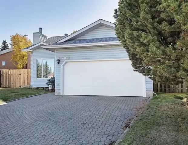 4 bed 3 bath full house with Double attached Garage, RV parking, Large Deck an | 2505 38A Street Northwest, Edmonton - Photo 1