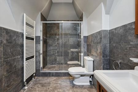 3 bedroom flat to rent - Photo 5