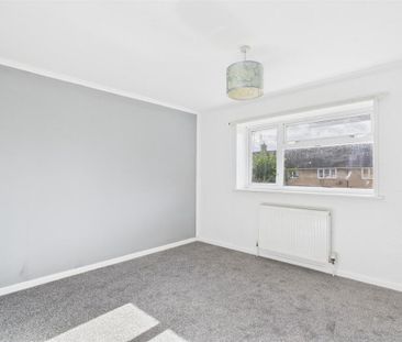 3 bedroom end of terrace house to rent - Photo 3