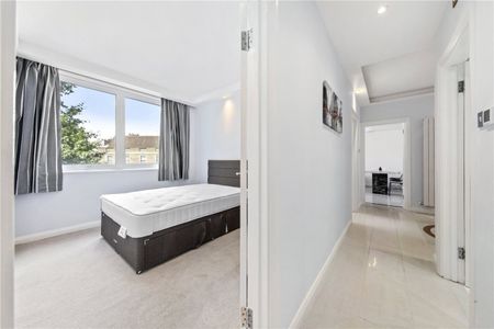 15 Hyde Park Crescent, London, W2 - Photo 3