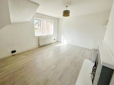 2 bedroom terraced house to rent - Photo 2