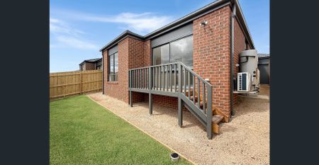 🏡 Brand New 4-Bedroom House in Wallan - Photo 2