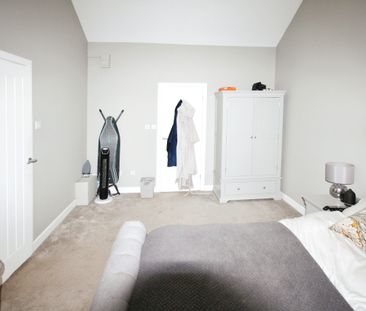 Three-Bedrooms Semi-Detached House - Photo 4