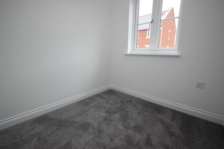 3 bed End of Terrace House for let - Photo 2
