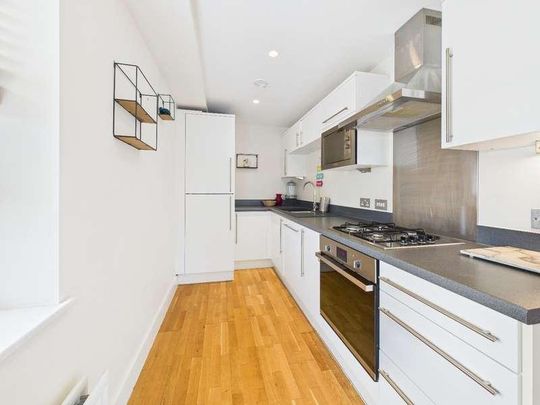 New Marchants Passage, Southgate, Bath, BA1 - Photo 1