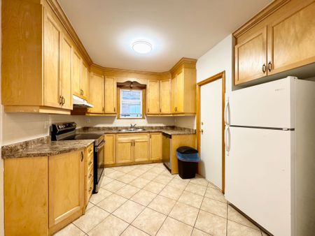 For Lease - 1198 Avenue Road Unit# Main Apartment, Toronto, Ontario - Photo 4