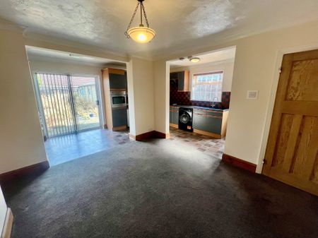 Rochford Crescent, Boston - Photo 2