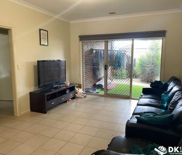 Comfort & Location – single storey house located in Truganina - Photo 3