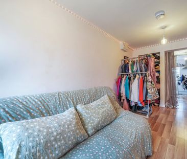 Studio Flat to rent - Cray Road, Belvedere, DA17 - Photo 1