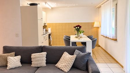 Attraktive 2.5 Zimmer EG Wohnung mit Terrasse in Zuchwil - Foto 2