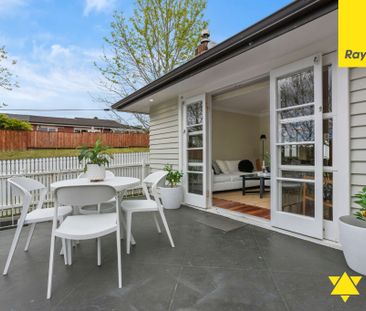 Stylish Family Home in Sought-After New Lynn - Photo 6
