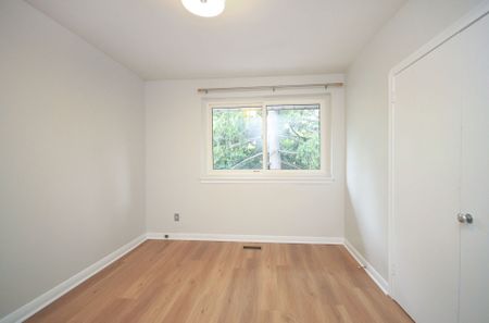 For Lease - 8 Birchbank Lane, Toronto, Ontario - Photo 4