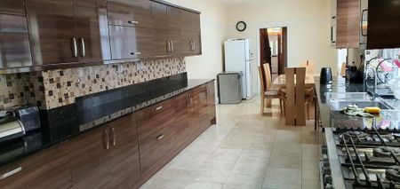3 bedroom terraced house to rent - Photo 3