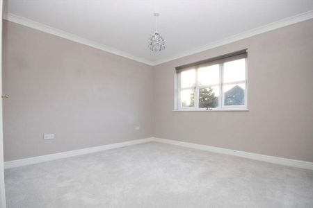 4 bedroom detached house to rent - Photo 2