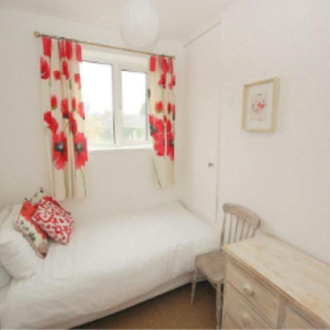 Fantastic bright, peaceful, private maisonette with generous garden in a great Hitchin location. - Photo 1