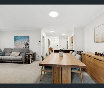 Stylish Apartment in Prime Lifestyle Location - Photo 3