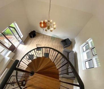 Ferry Lane, Wraysbury, Staines-upon-thames, Berkshire, TW19 - Photo 3