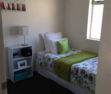 **Spacious 4-Bedroom Townhouse in Hillcrest, Hamilton – $680 per We... - Photo 6