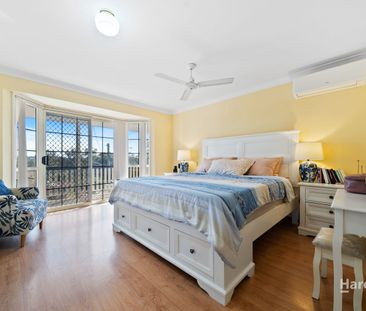 Expansive Family Home with Stunning Views - Photo 6