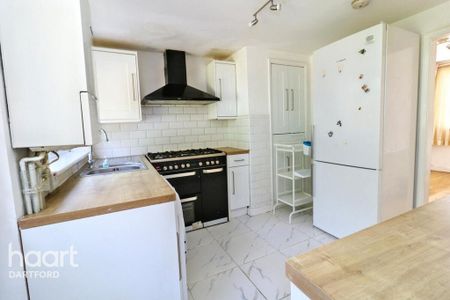 3 bedroom terraced house to rent - Photo 4