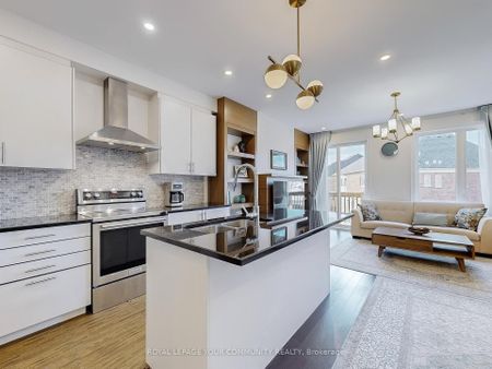 For Lease - 66 Drizzel Crescent, Richmond Hill, Ontario - Photo 3